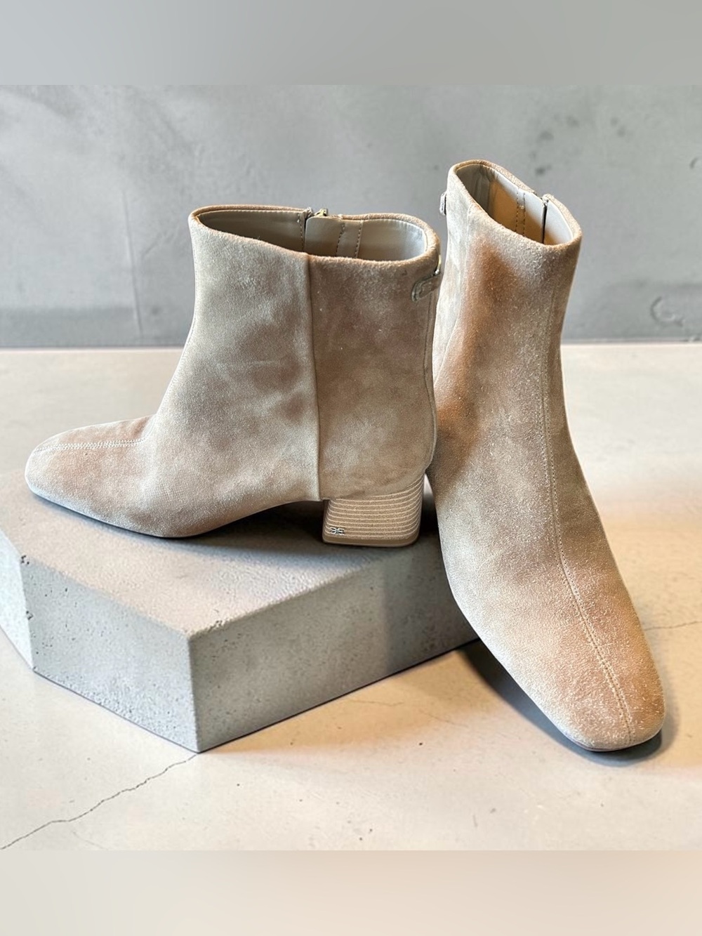 Sam Edelman Suede Square Toe Ankle Booties Beige Taupe Size 10.5 NEW